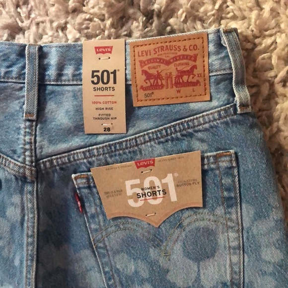 LEVIS 501 High Rise Shorts NWT - Picture 14 of 15